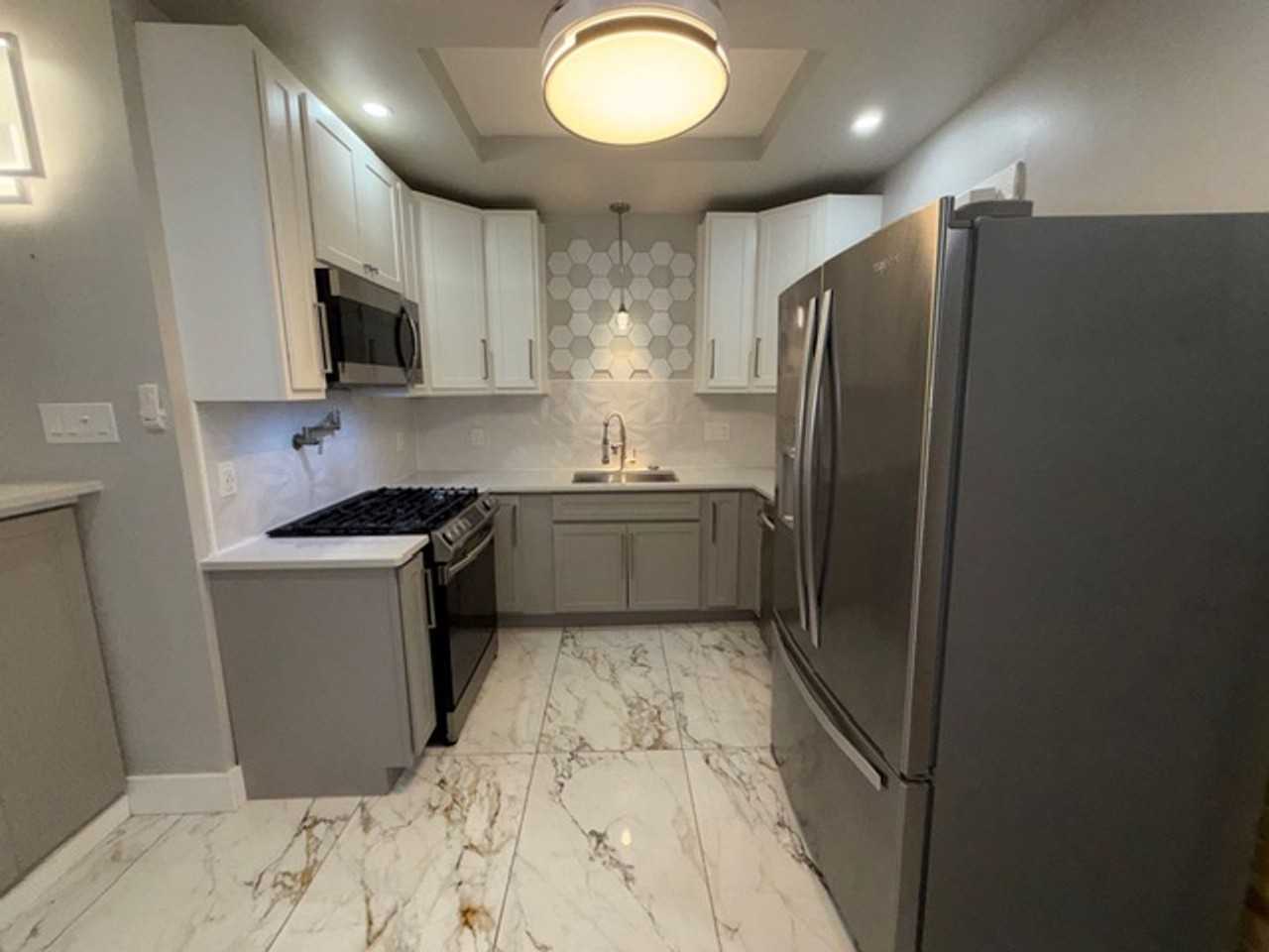 6223 Westerhoff Ave - Photo 7 of 19