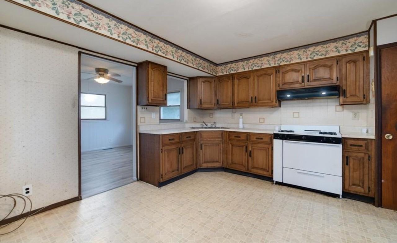 232 Cameron Rd - Photo 6 of 22