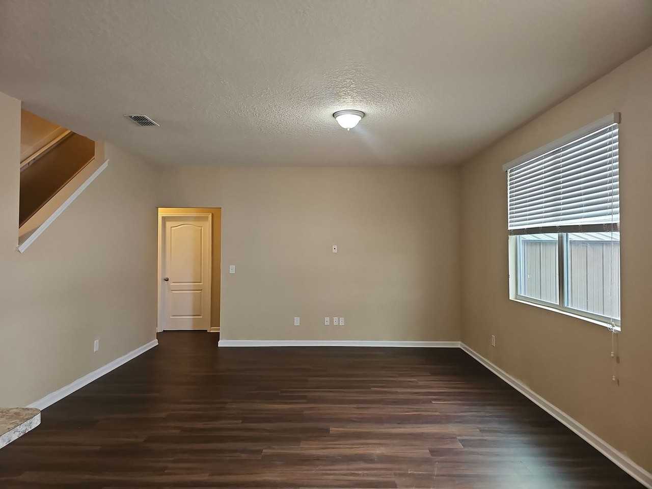 1981 Rock Springs Way - Photo 5 of 23