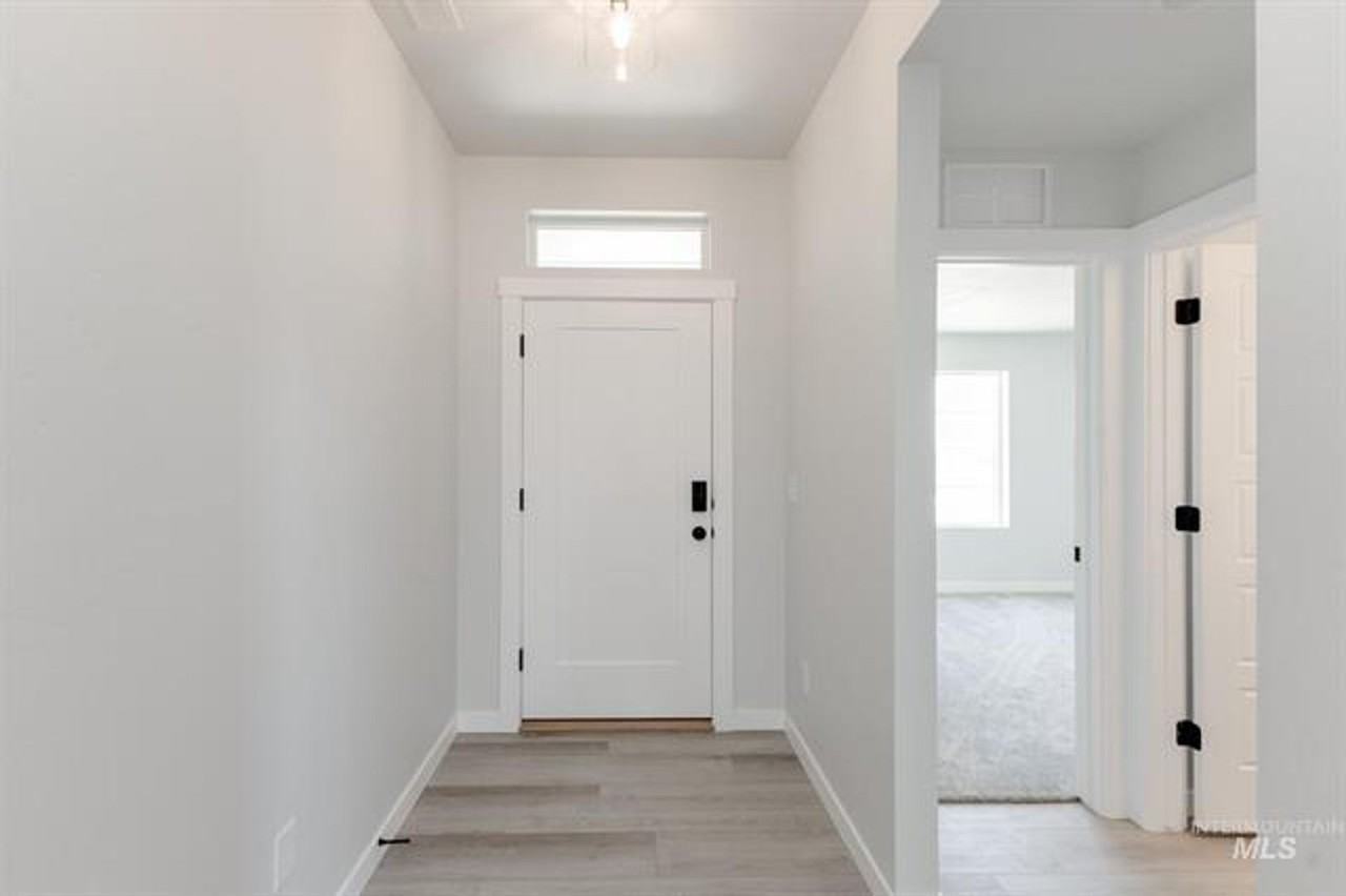 6778 6778 S Lumberton Way - Photo 2 of 18