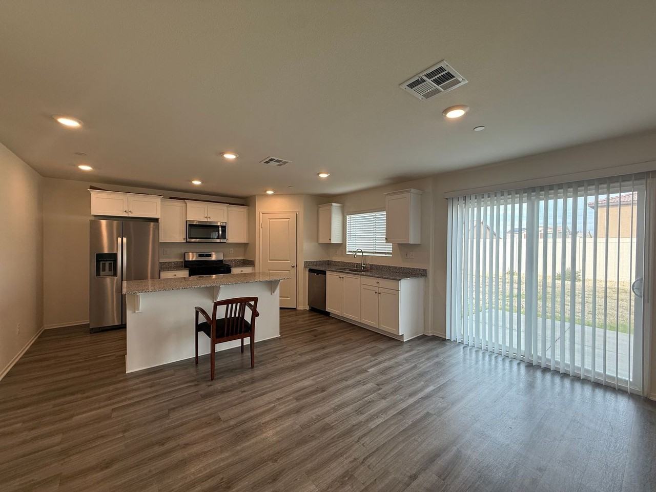 4371 W Avenue J5 - Photo 3 of 20