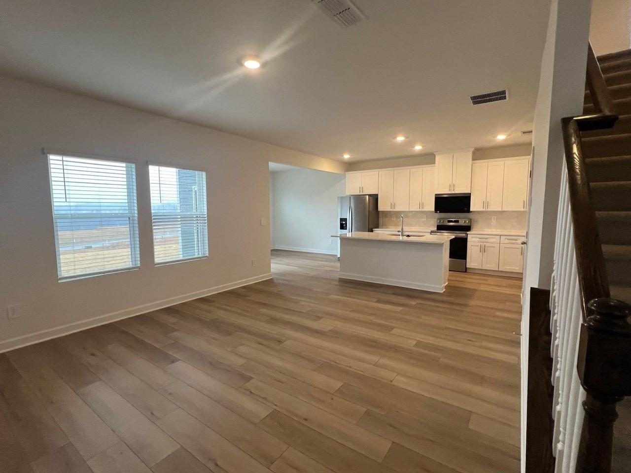 1432 Wildflower St - Photo 2 of 19