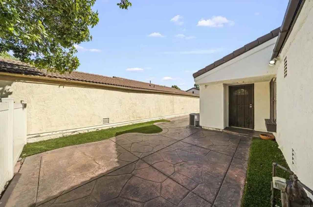 1012 S 45th St - Photo 3 of 18