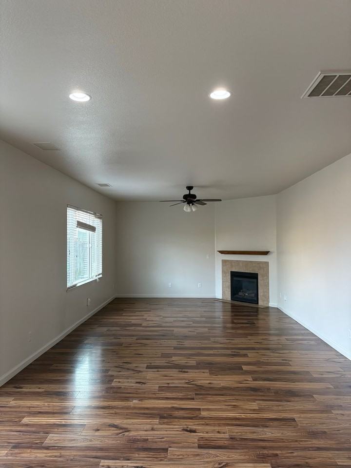 2055 Peaceful Valley Dr - Photo 4 of 13