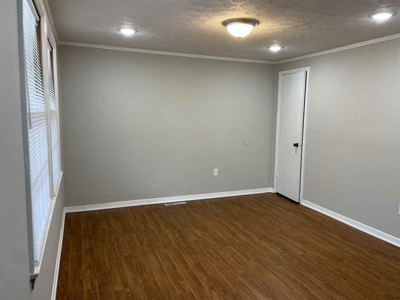 203 Barnhill St - Photo 2 of 17