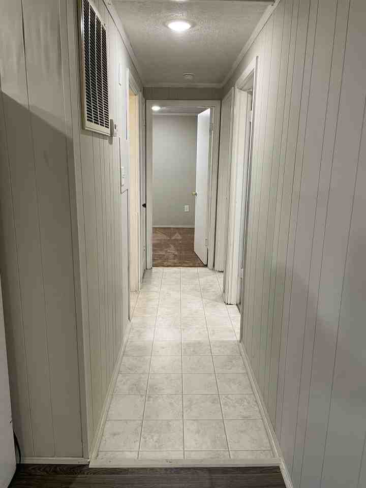 203 Barnhill St - Photo 7 of 17