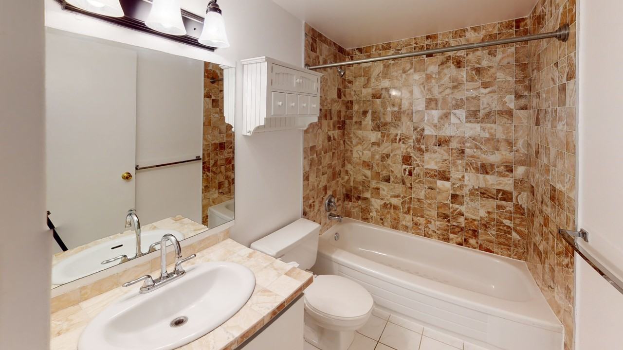 975 E Broadway - Photo 6 of 12