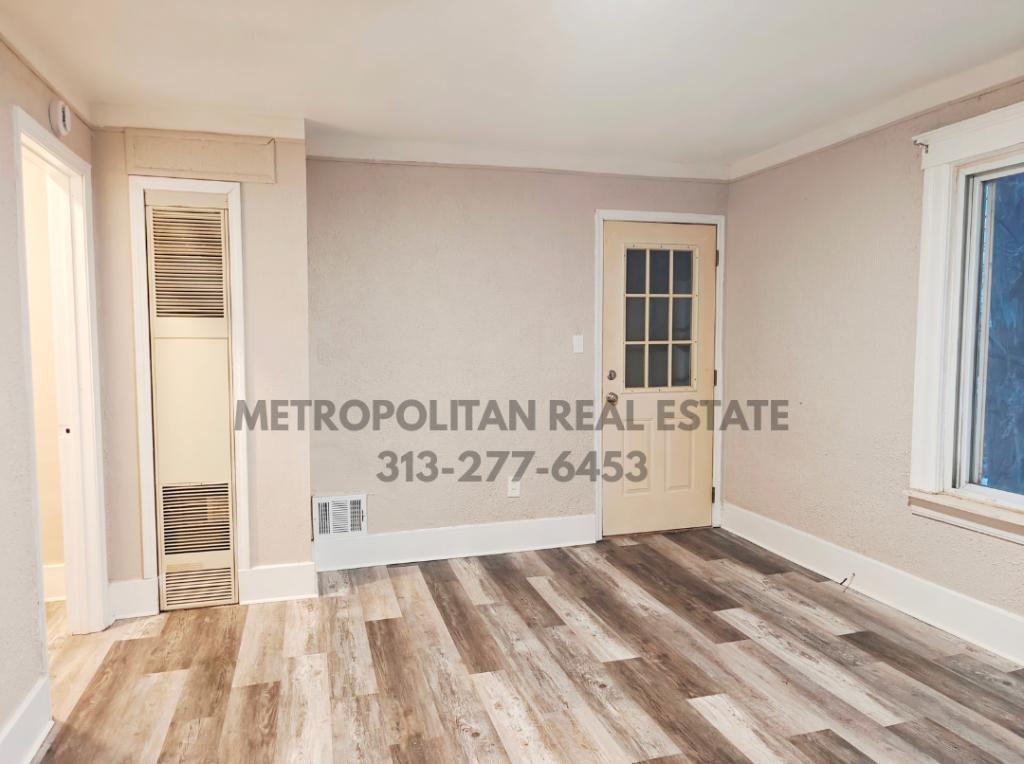 4476 Monroe St Apt 2 - Photo 4 of 17