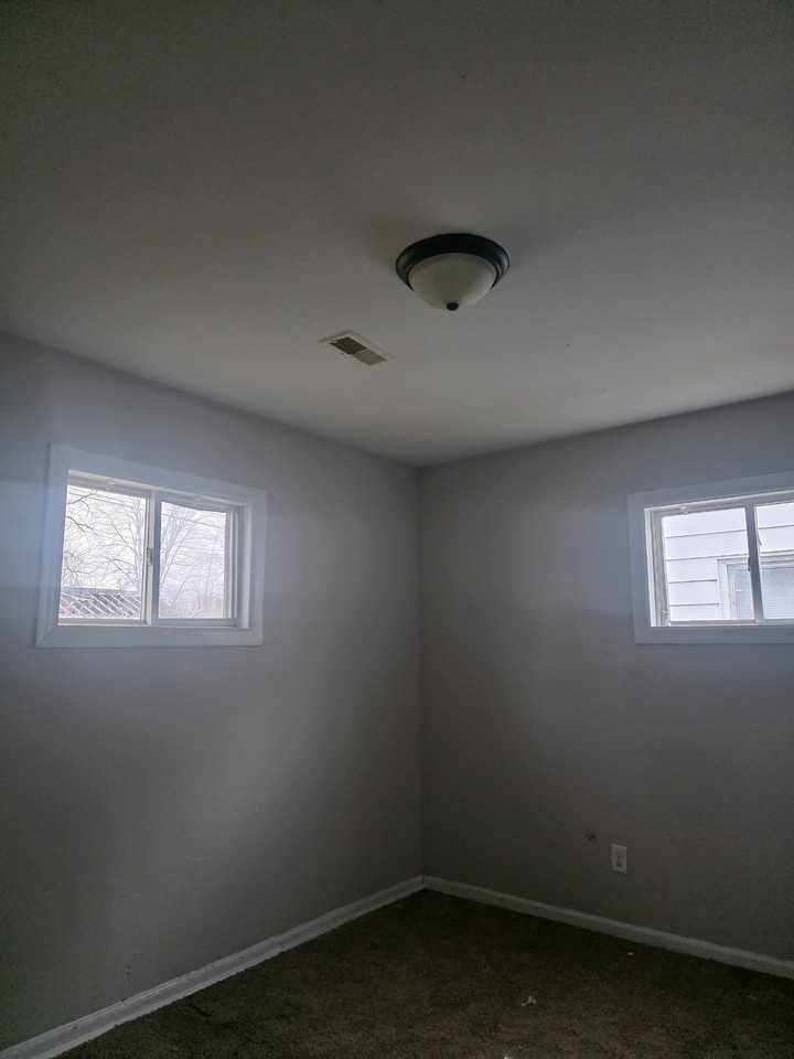 2530 E 22nd Pl - Photo 3 of 9