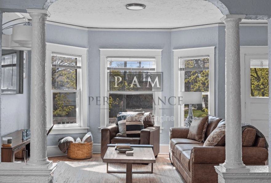 2872 S Linebarger Ter - Photo 3 of 20