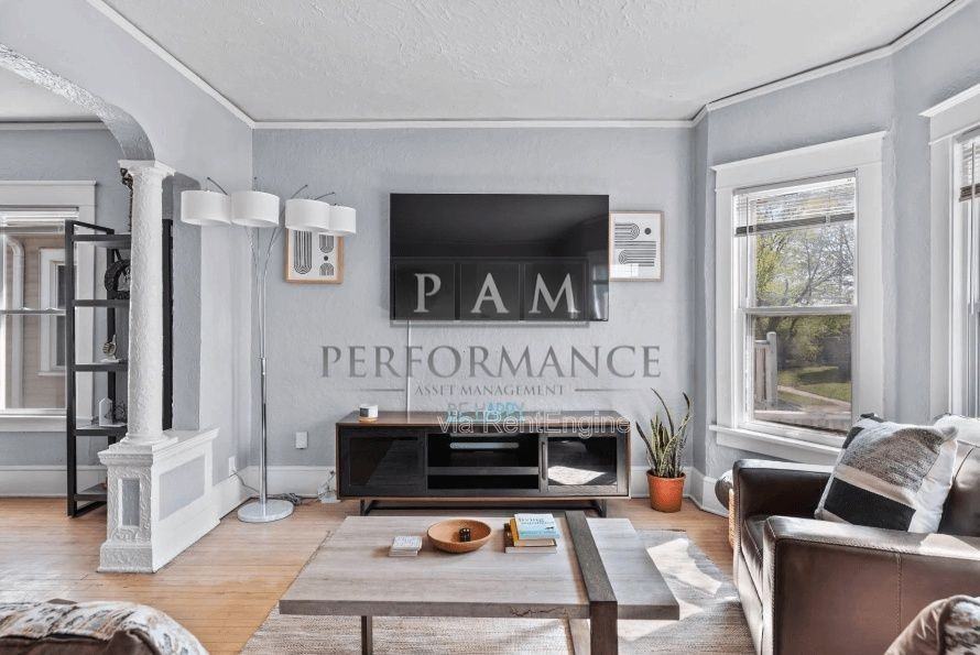 2872 S Linebarger Ter - Photo 5 of 20