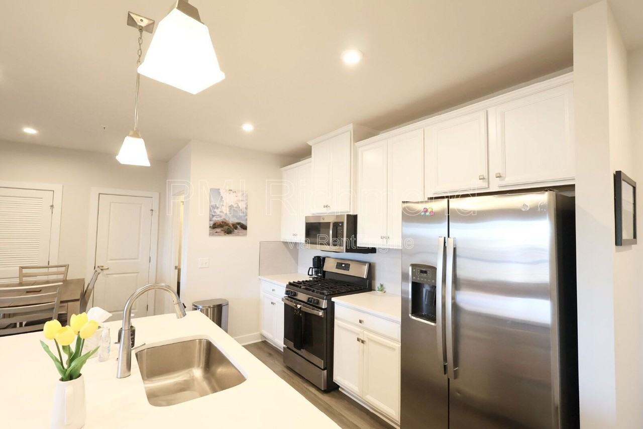 3800 Maze Runner Dr #304 - Photo 4 of 22