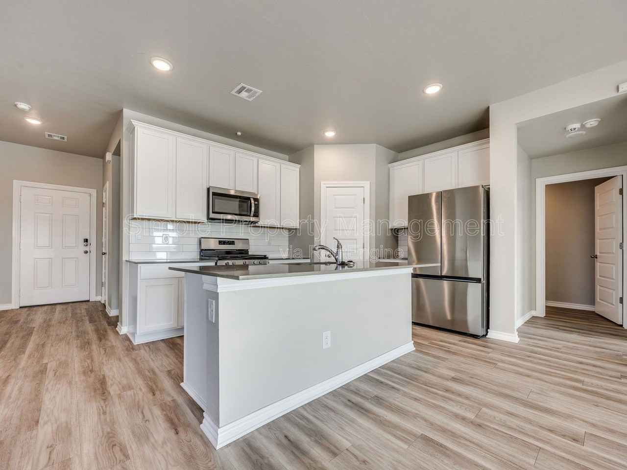 7532 Nw 143rd St - Photo 7 of 24