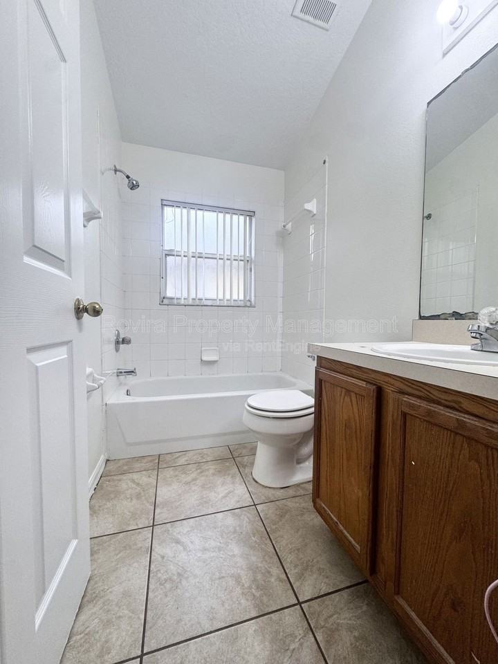 4521 Declaration Dr - Photo 5 of 23