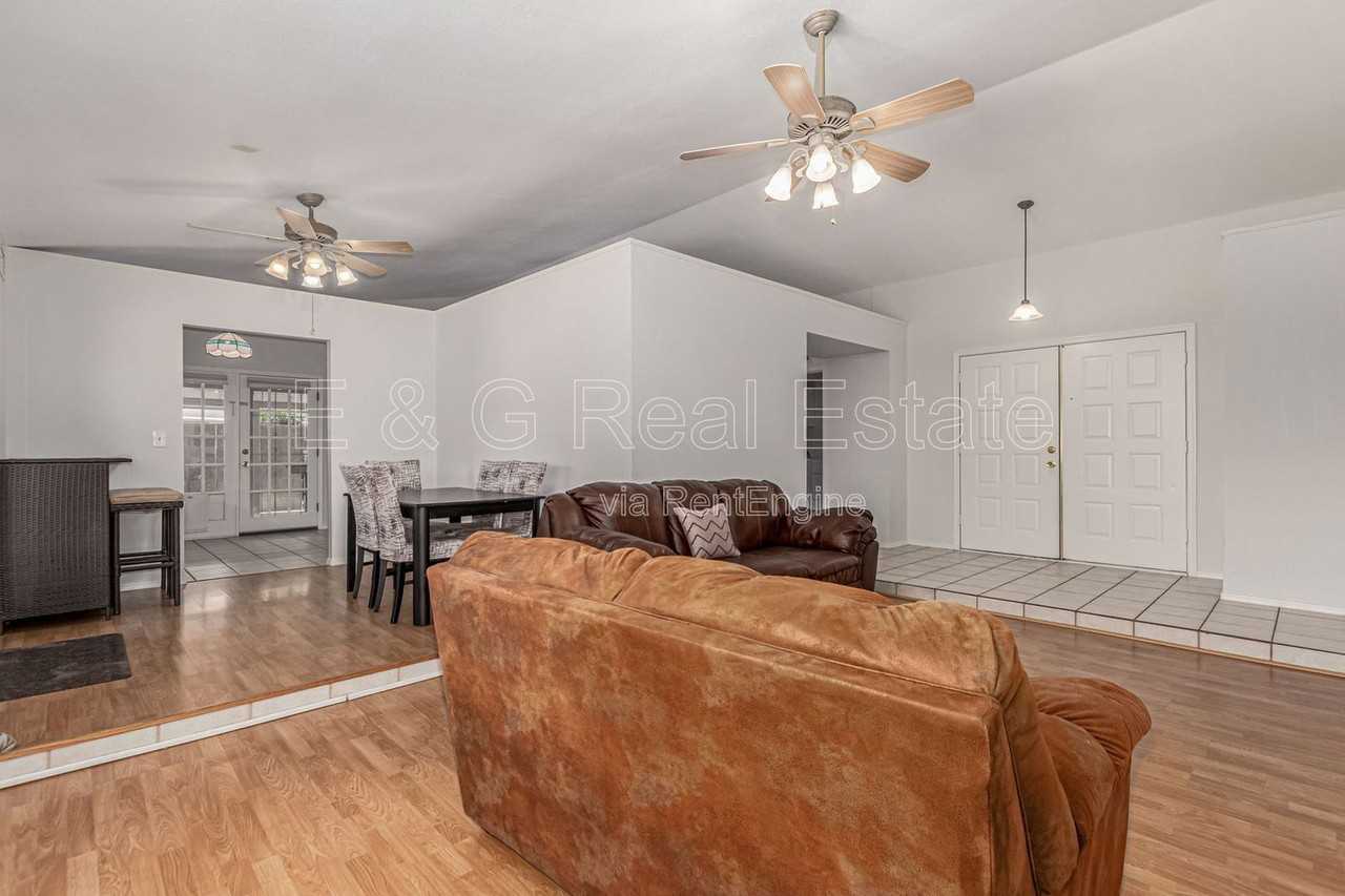 6243 W Cholla St - Photo 6 of 50