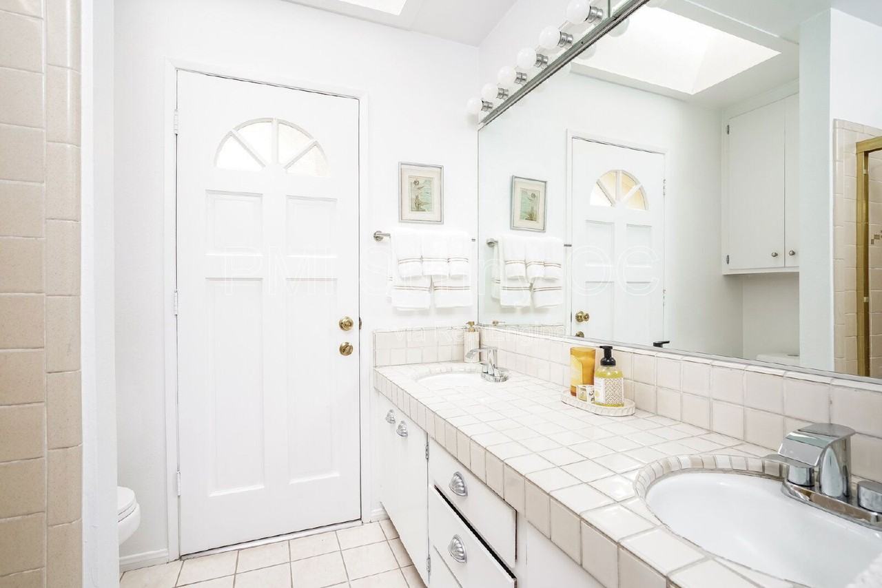 9379 Esther St - Photo 4 of 26