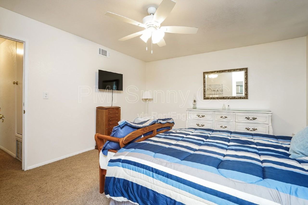 9379 Esther St - Photo 5 of 26