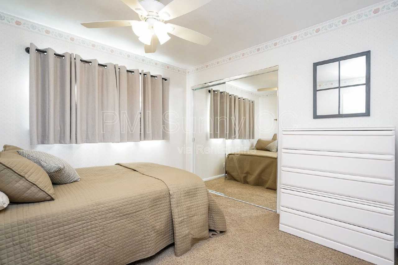 9379 Esther St - Photo 6 of 26