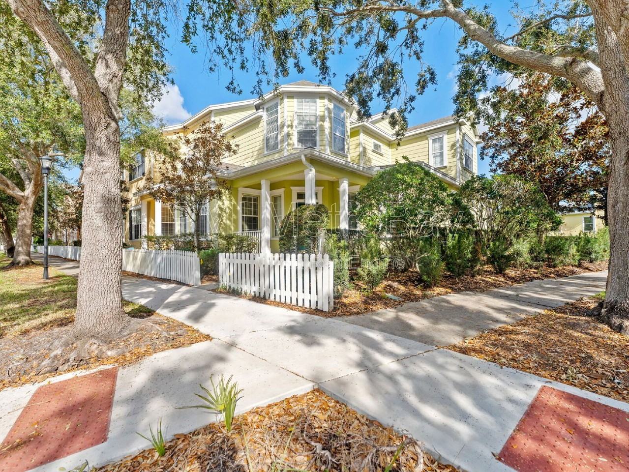 6222 Hadley Commons Dr - Photo 3 of 43