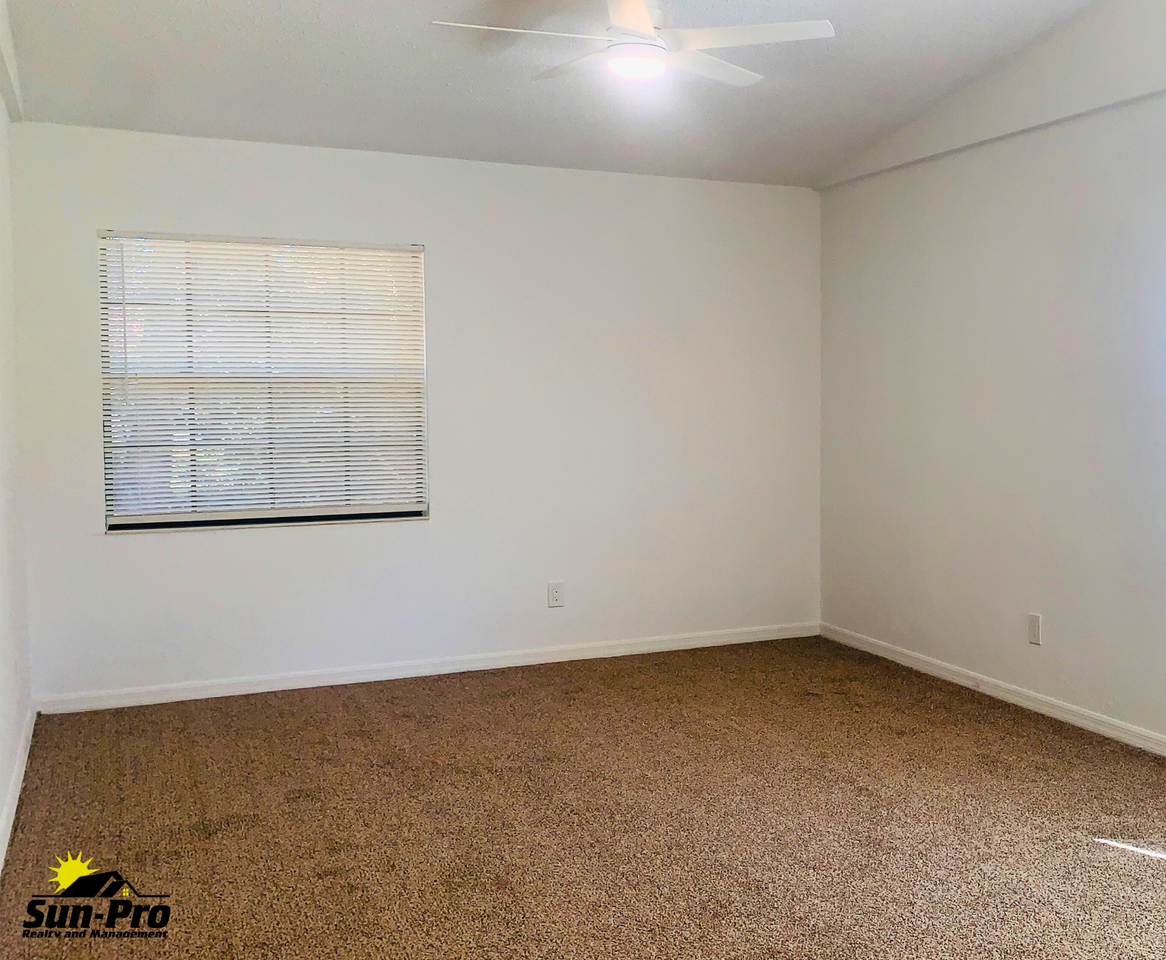 1019 Fox Trace Ct - Photo 3 of 20