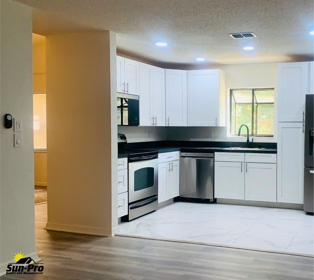 1019 Fox Trace Ct - Photo 7 of 20