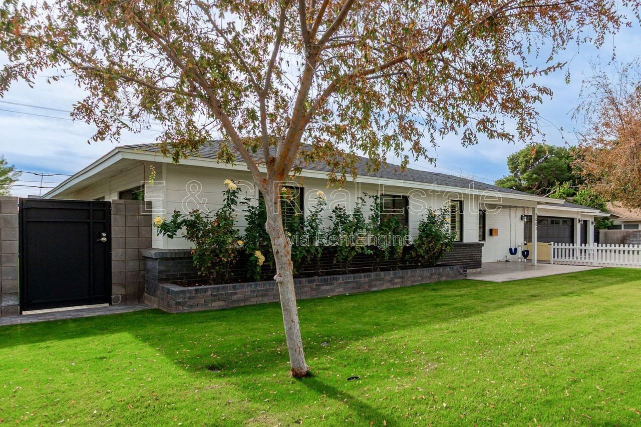 5001 E Mitchell Dr - Photo 3 of 50