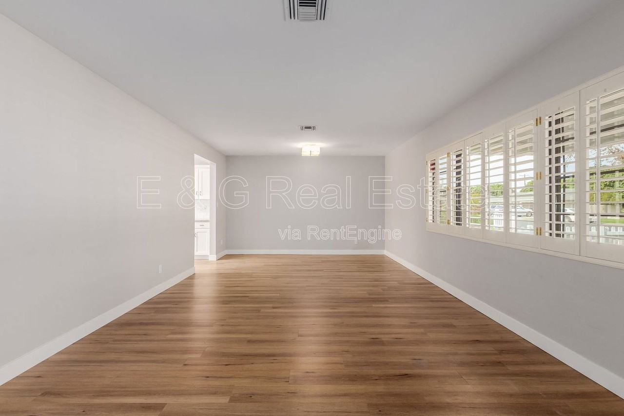 5001 E Mitchell Dr - Photo 7 of 50