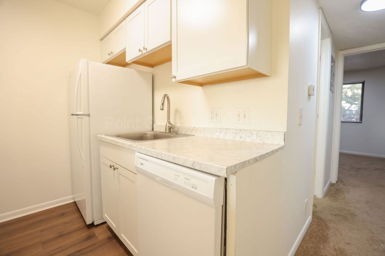 4206 Frances St #18 - Photo 3 of 17