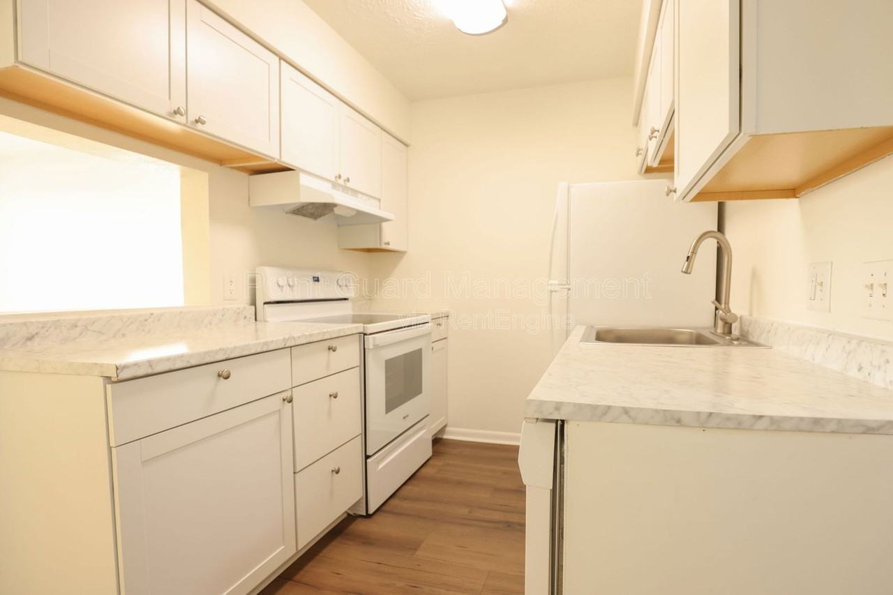 4206 Frances St #18 - Photo 4 of 17