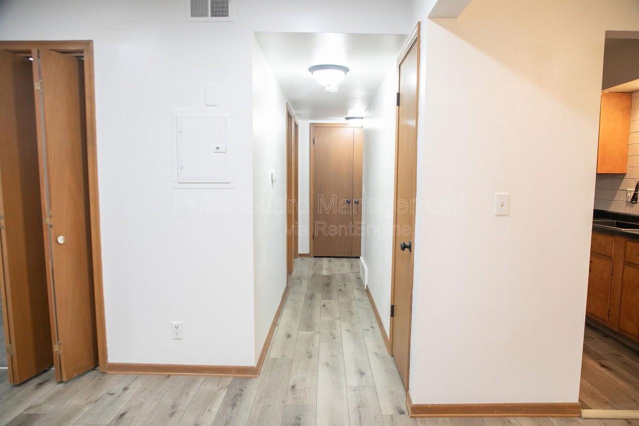 5828 Erskine St #4 - Photo 6 of 17