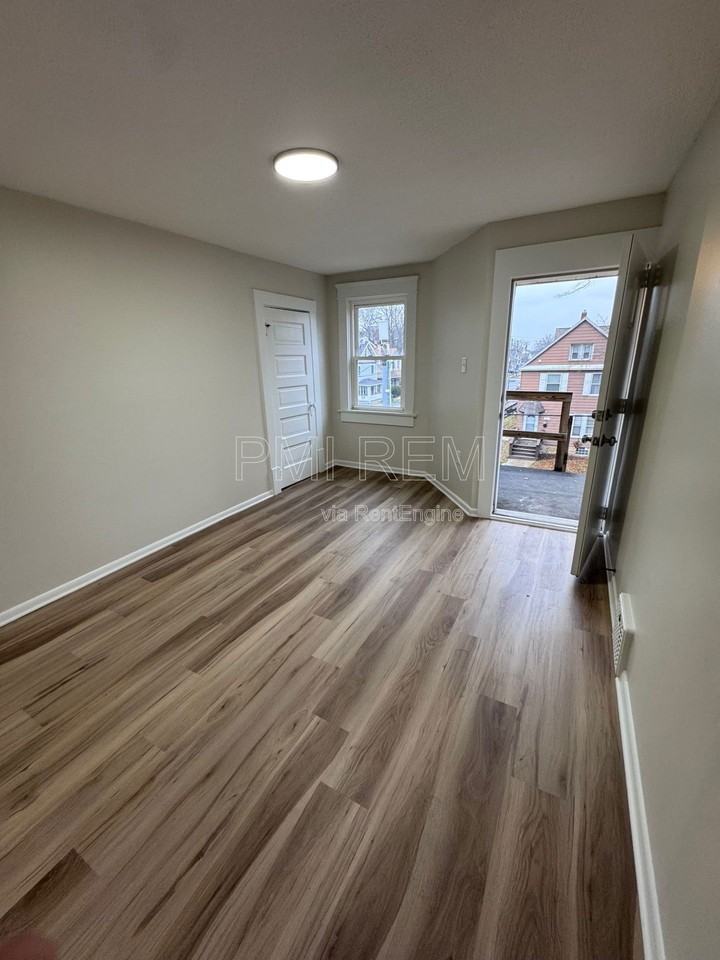 470 Sumner St #3 - Photo 4 of 13