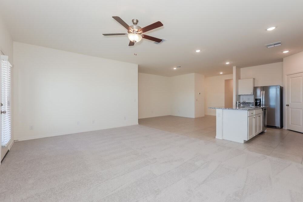 32443 N Newby Dr - Photo 4 of 16