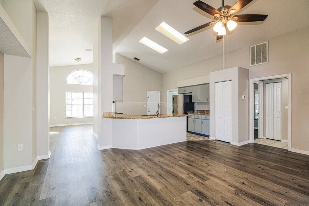 10439 Norvell Rd - Photo 5 of 16