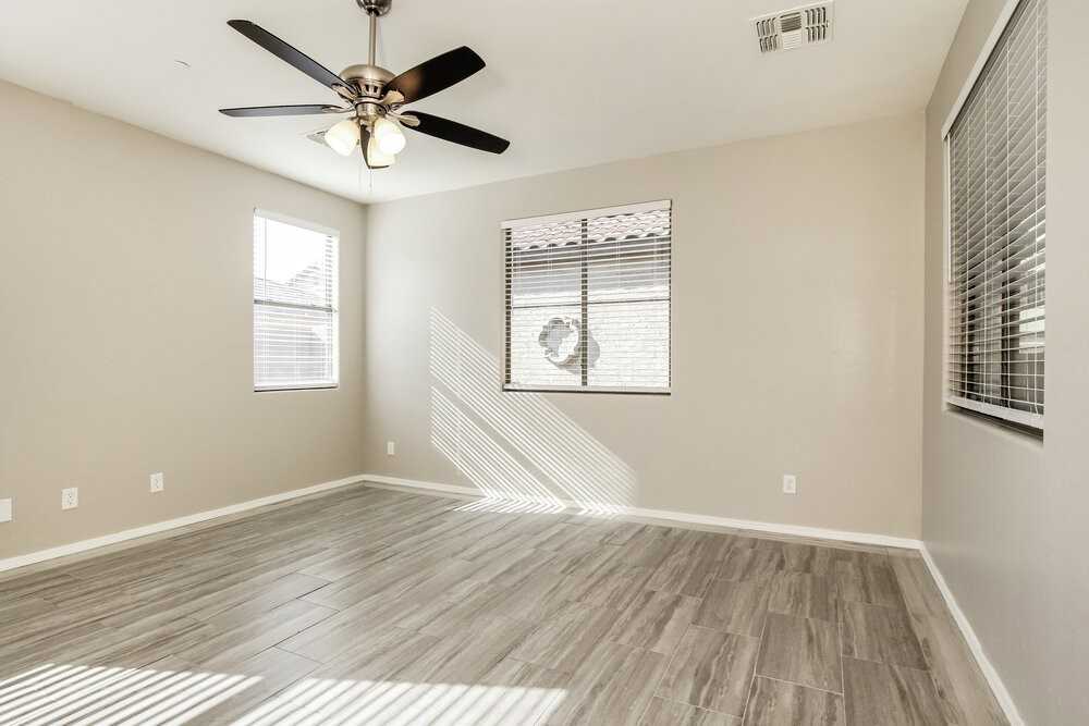 943 E Agua Fria Ln - Photo 4 of 17