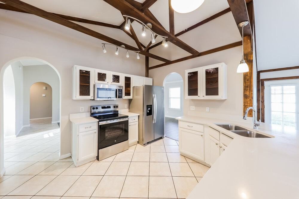 6528 W Grandview Rd - Photo 6 of 16