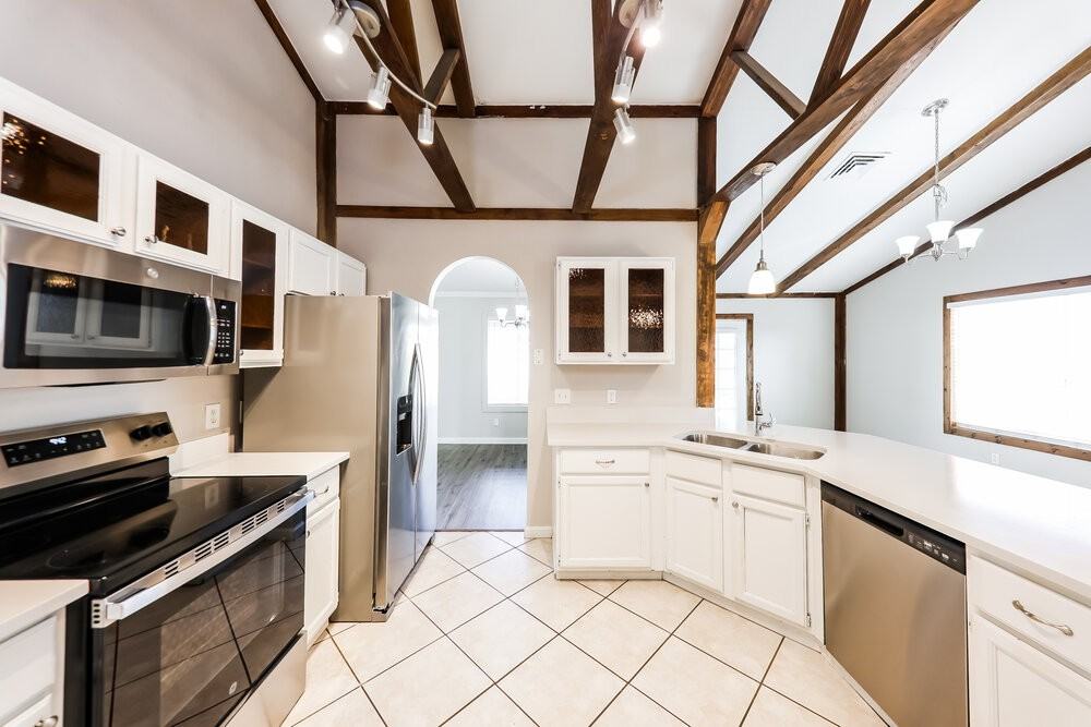 6528 W Grandview Rd - Photo 7 of 16