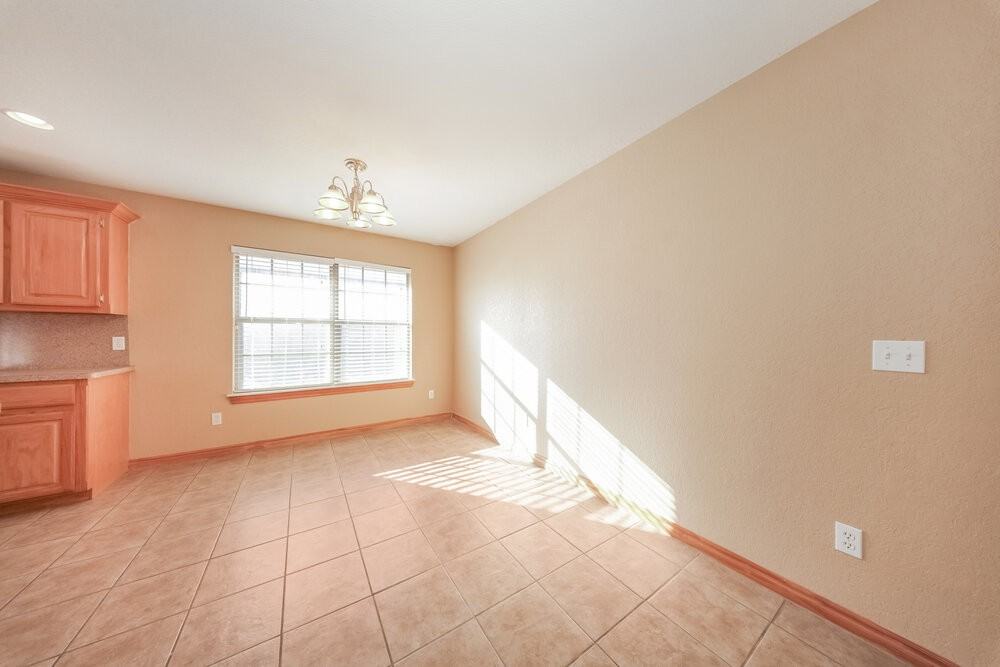 2648 Greystone Ln - Photo 5 of 16