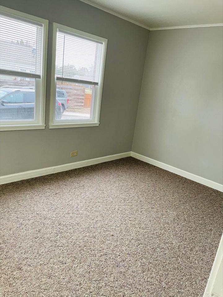 3709A Dale St - Photo 4 of 5