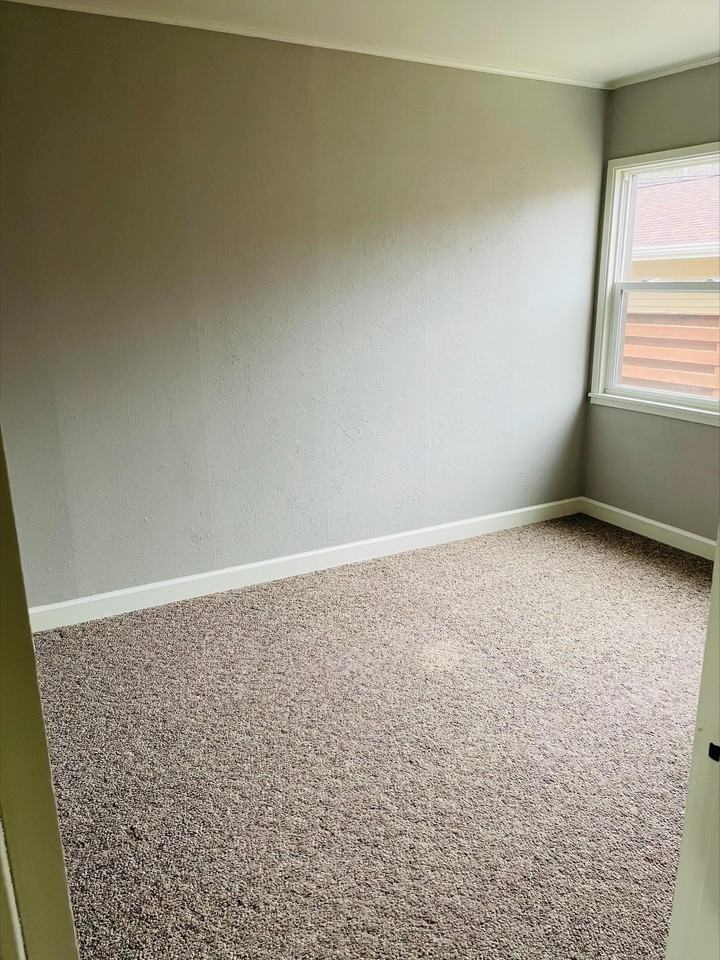 3709A Dale St - Photo 3 of 5