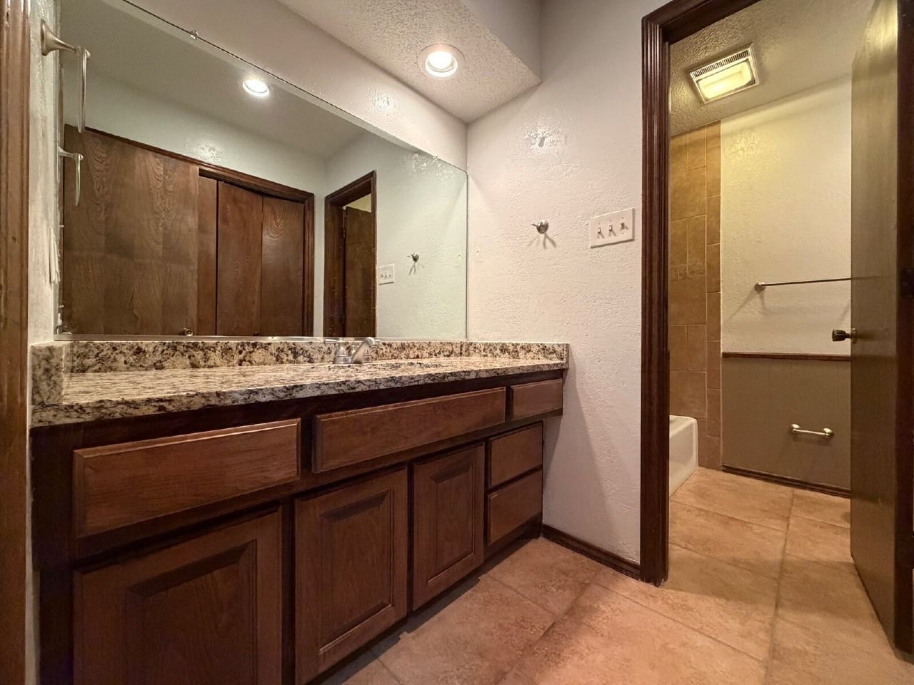 3103 75th St - Photo 5 of 11