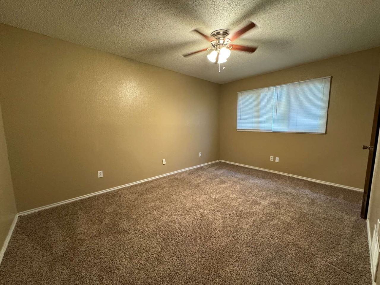 3103 75th St - Photo 7 of 11