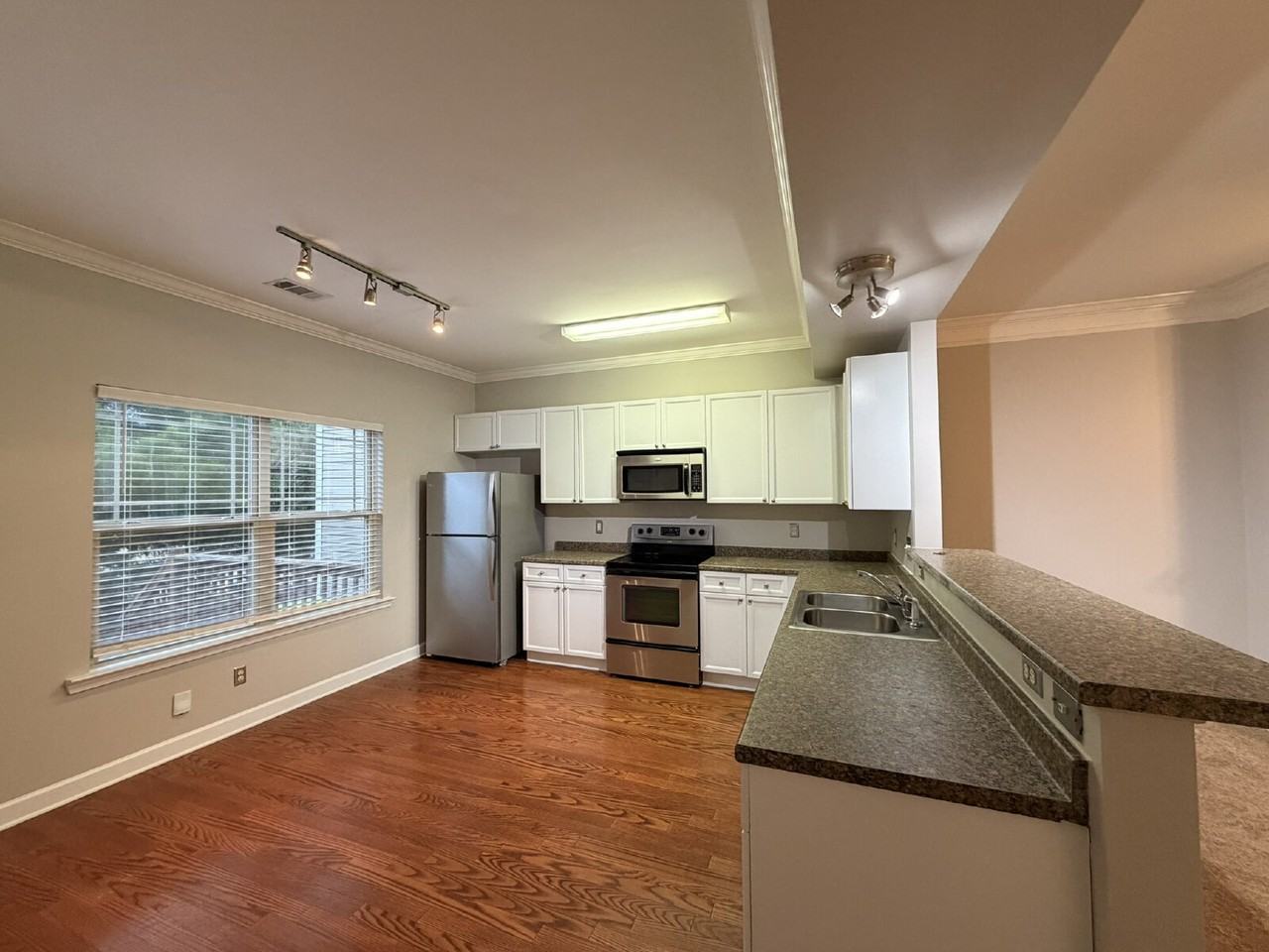 735 Tulip Grove Rd - Photo 7 of 16