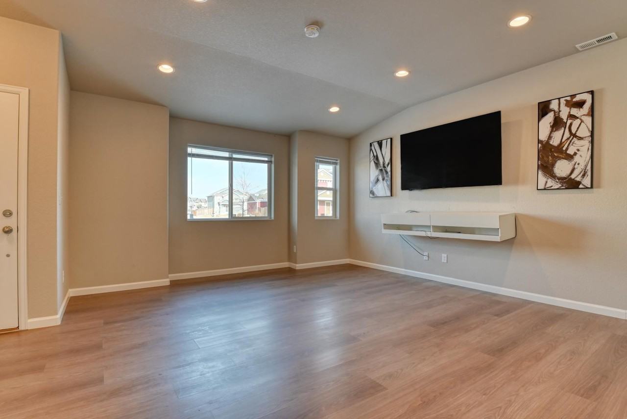 6211 Old Glory Dr - Photo 2 of 16