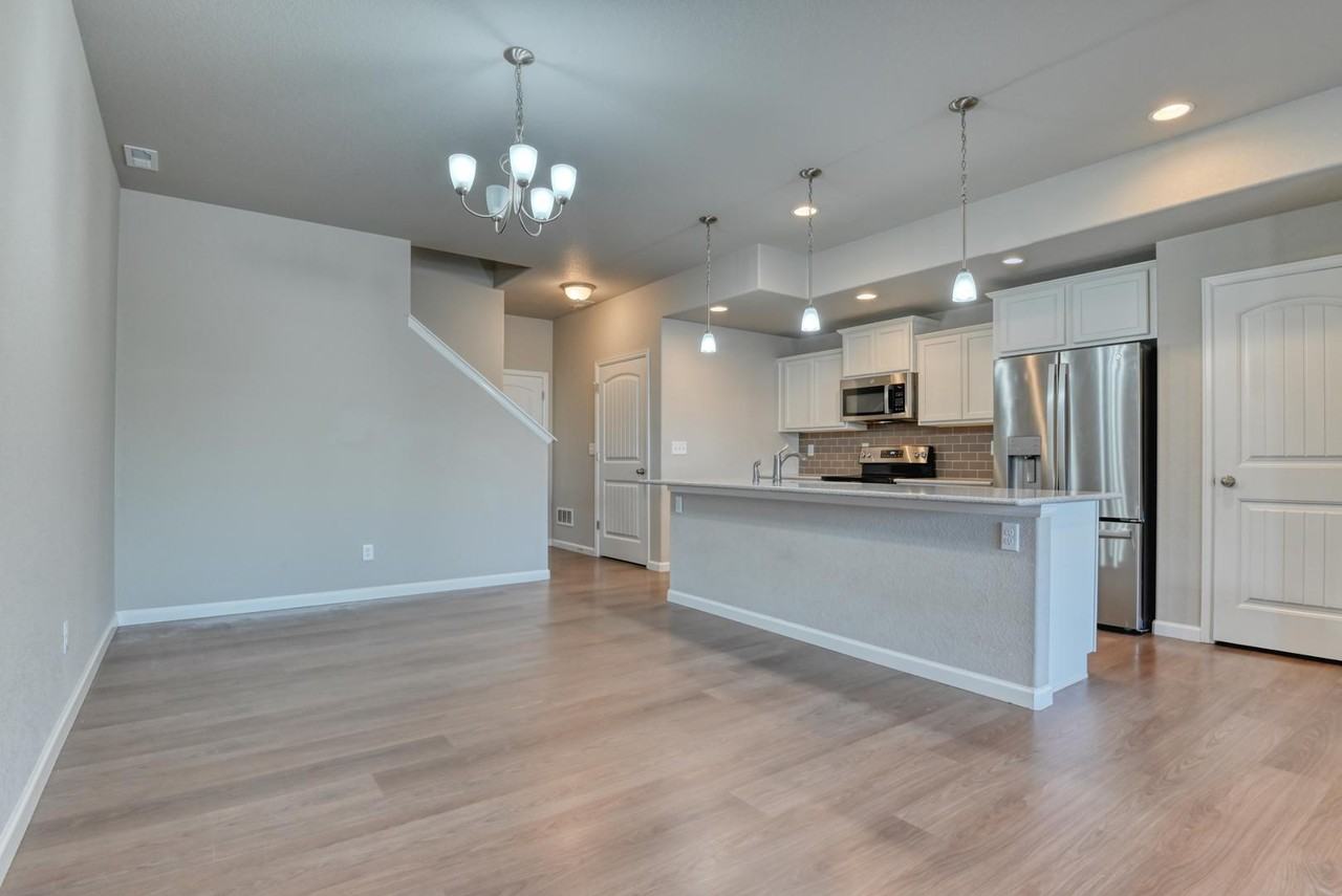 6211 Old Glory Dr - Photo 4 of 16