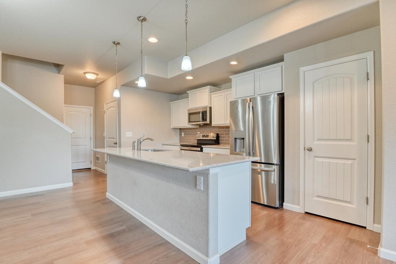 6211 Old Glory Dr - Photo 5 of 16