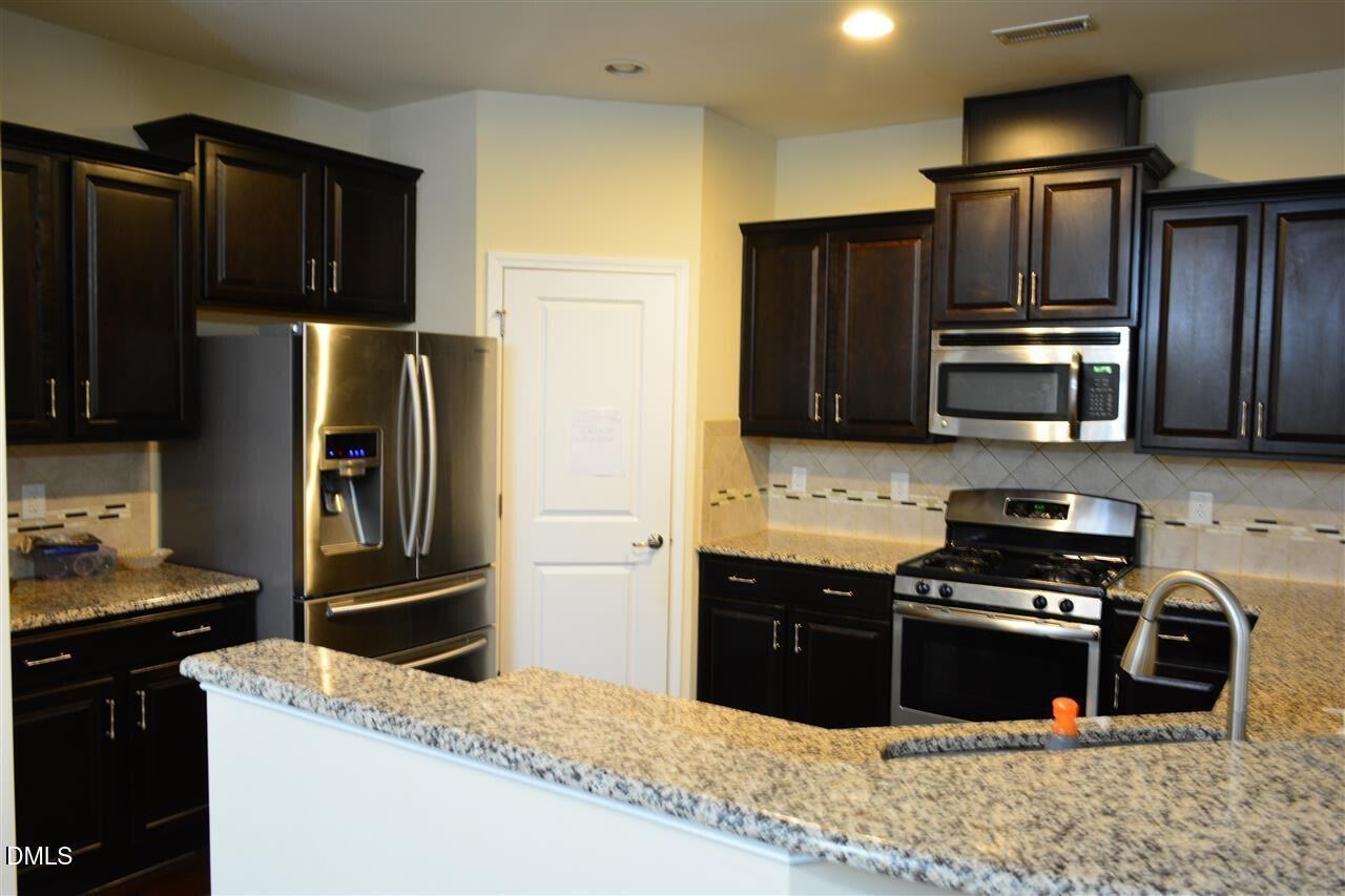 264 Kylemore Cir - Photo 6 of 16