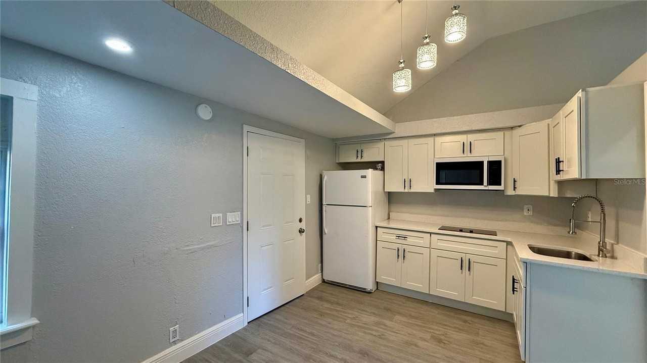 508 Finley Ave Unit A - Photo 5 of 10