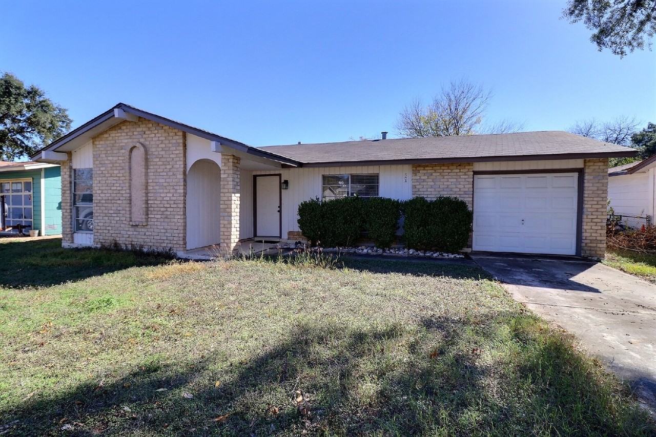 304 Deborah Dr - Photo 4 of 12