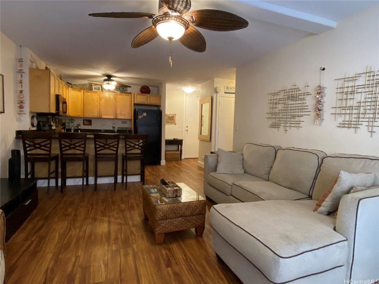 430 Kaiolu St #403 - Photo 5 of 23