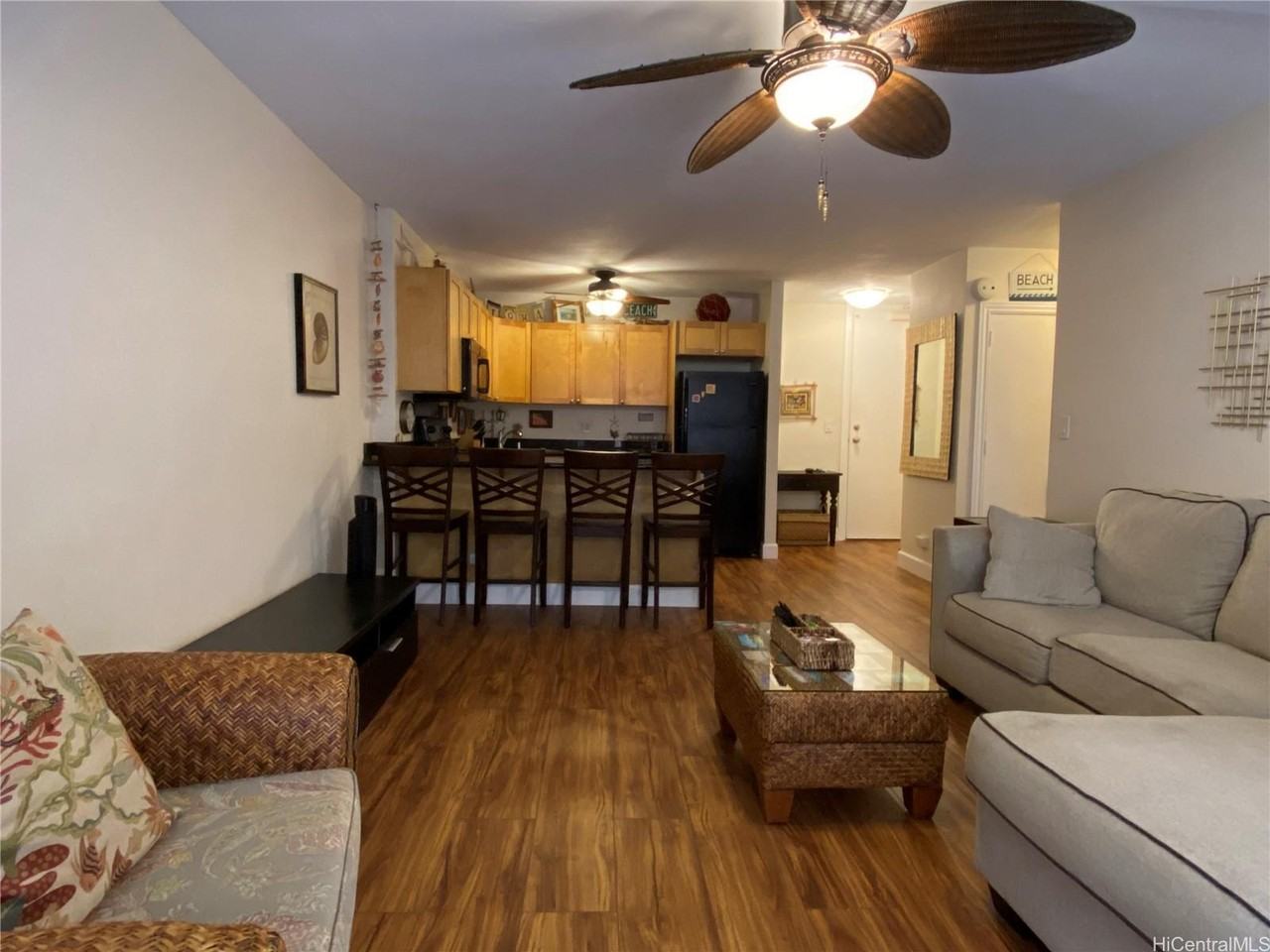 430 Kaiolu St #403 - Photo 6 of 23